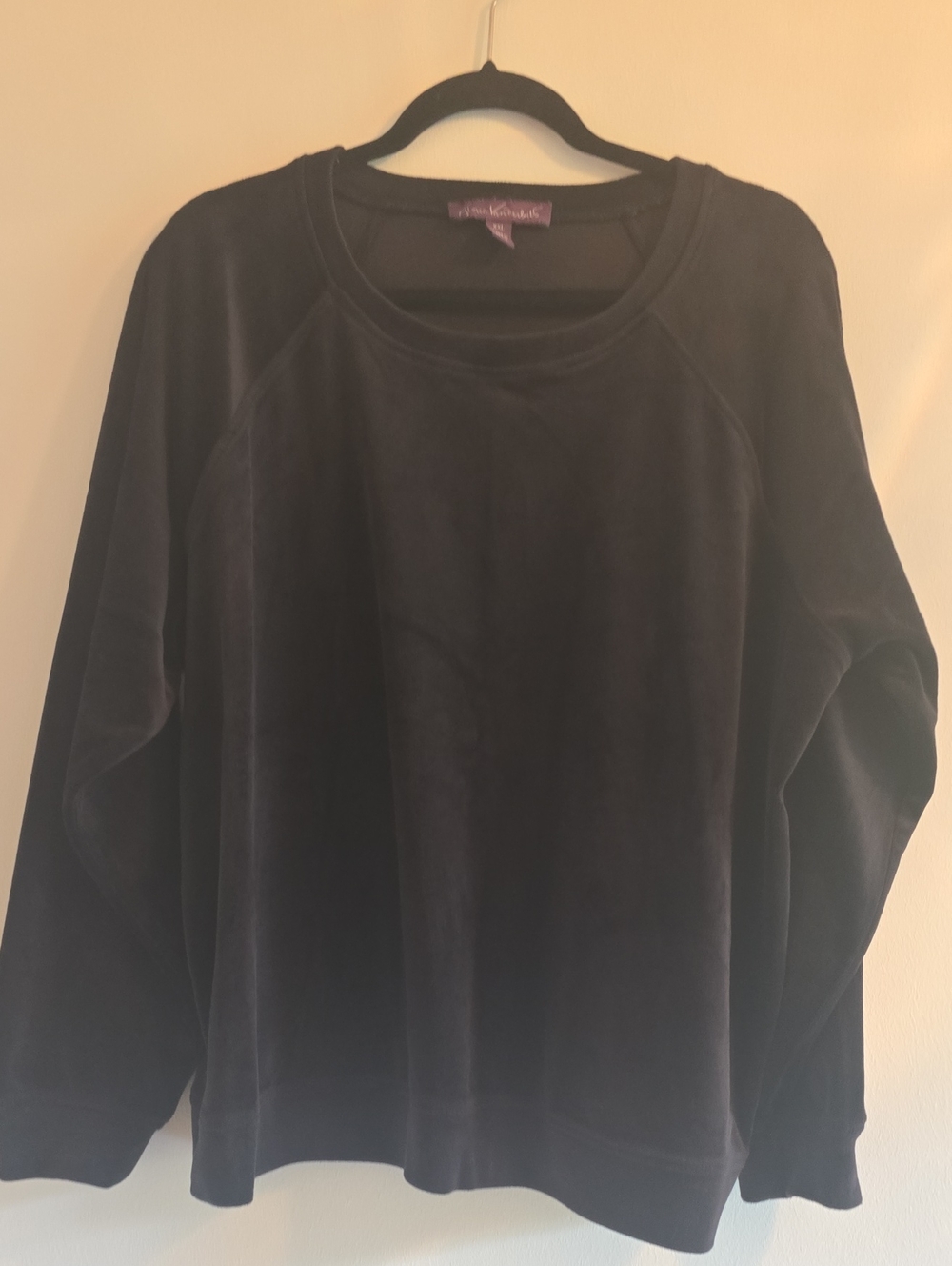 Gloria Vanderbilt Velour Sweatshirt -Black